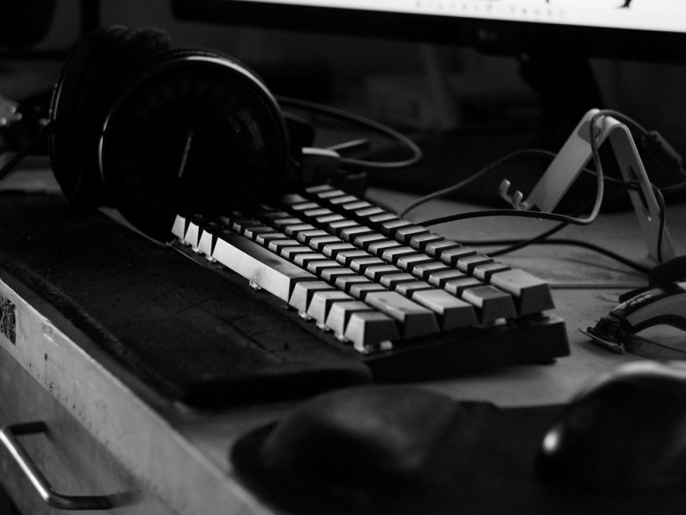 messy desk