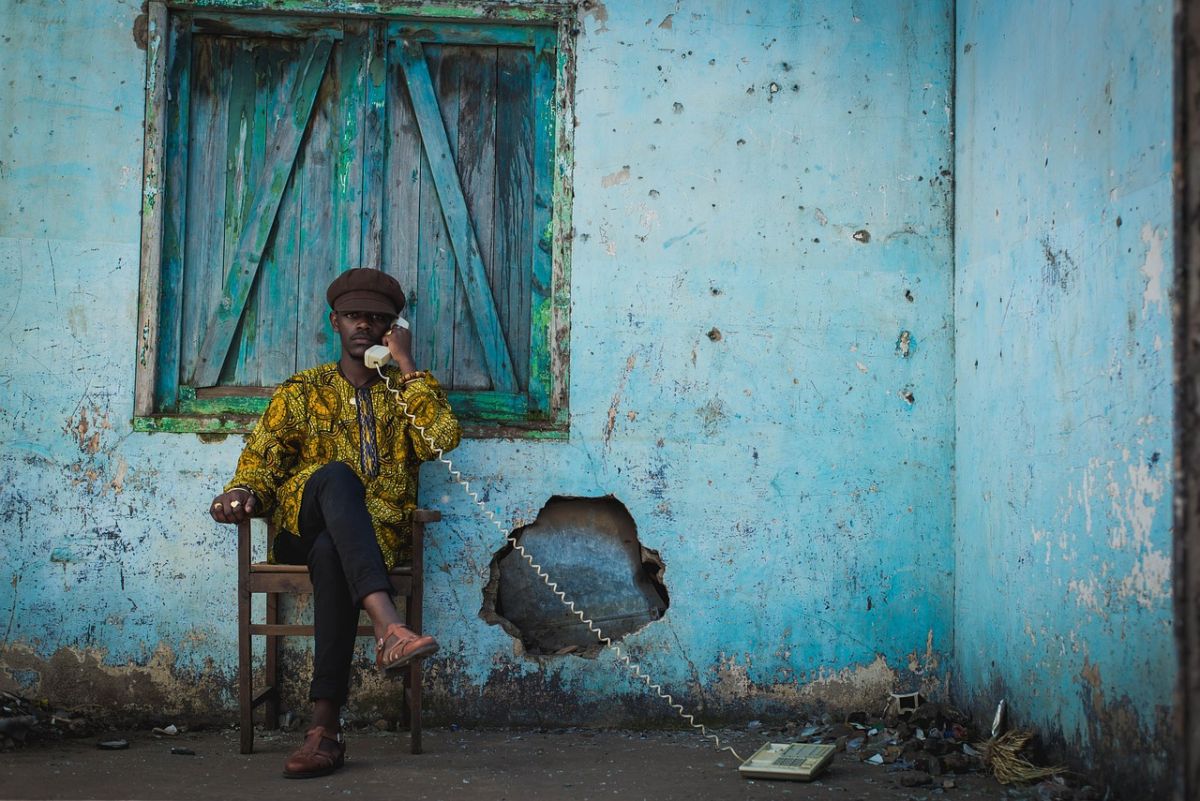 Nigeria’s Smartphone Crisis Is Driving Consumers Back to Feature Phones